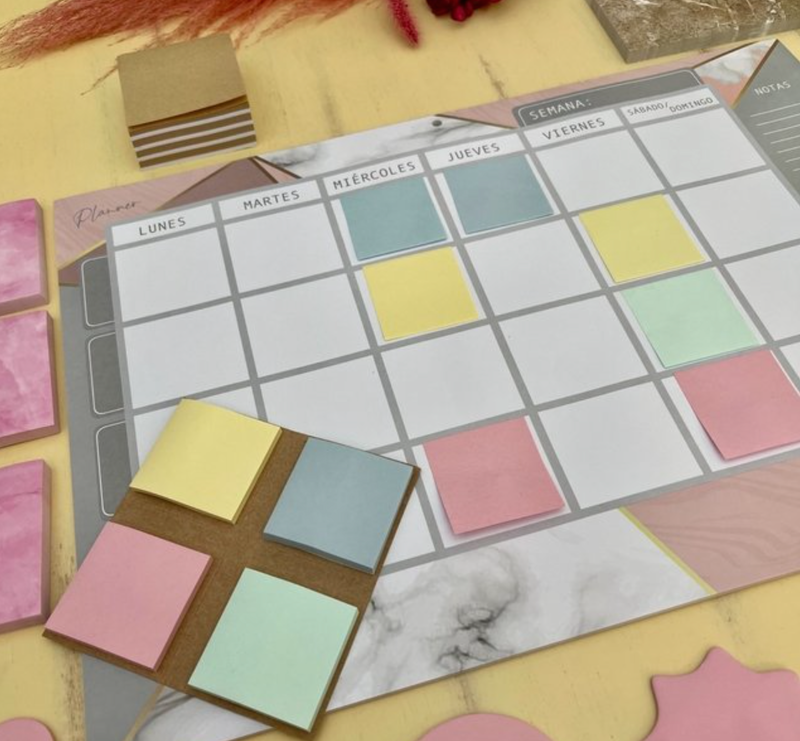 Planner Con Notas Adhesivas